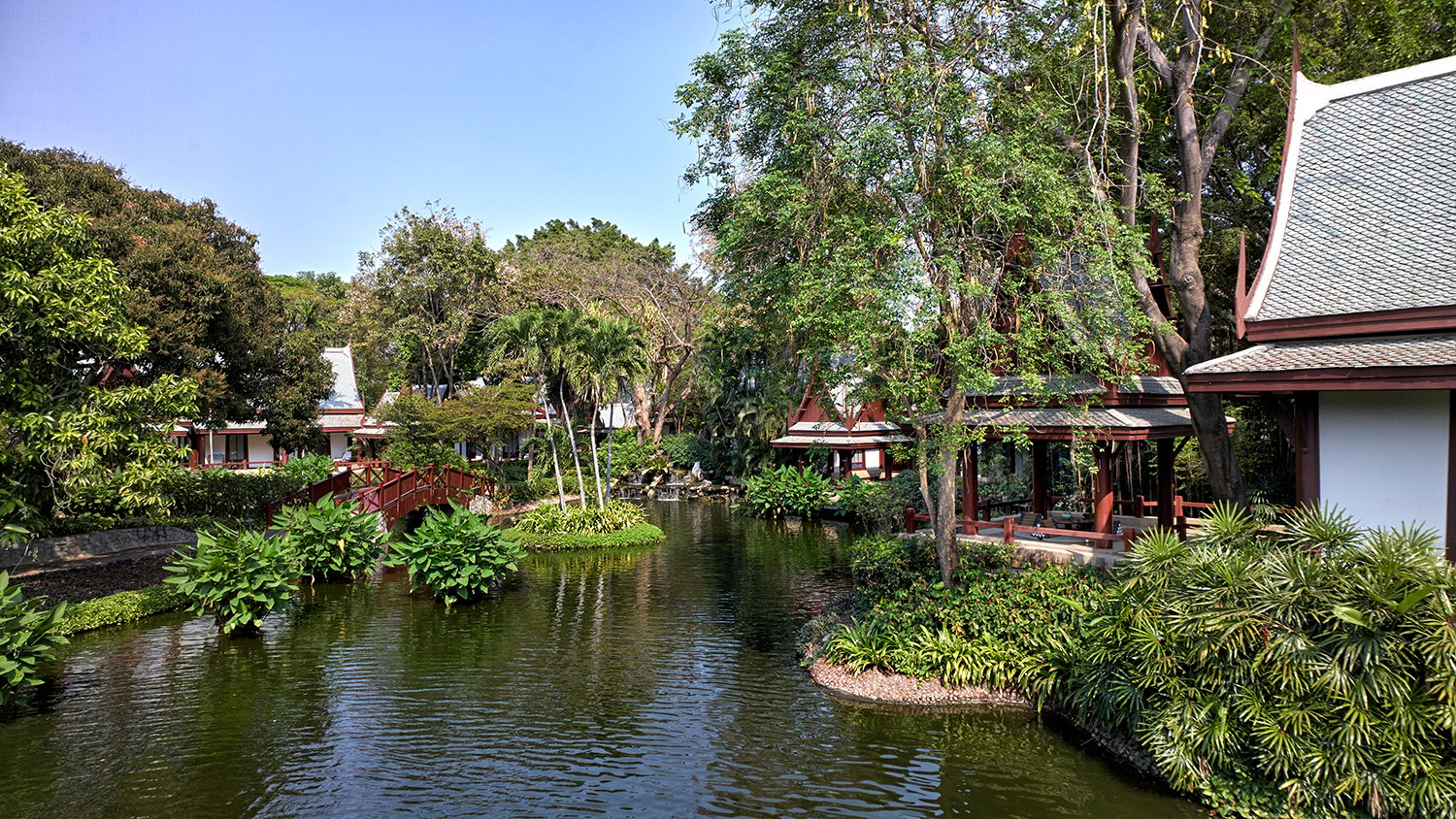 Chiva-Som Thai Pavillion - Lake view